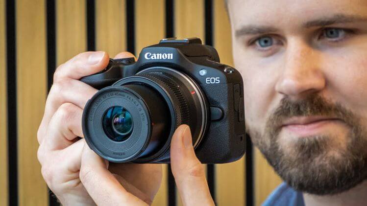Canon EOS R100
